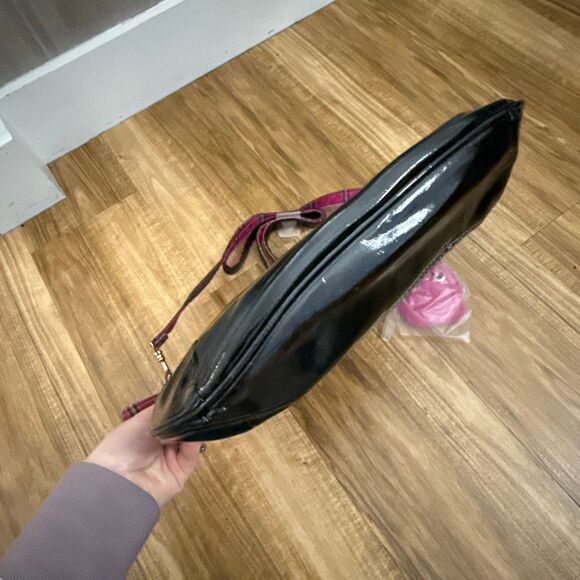 XOXO Preppy Girl Plaid Shoulder Bag NWT - Picture 6 of 8